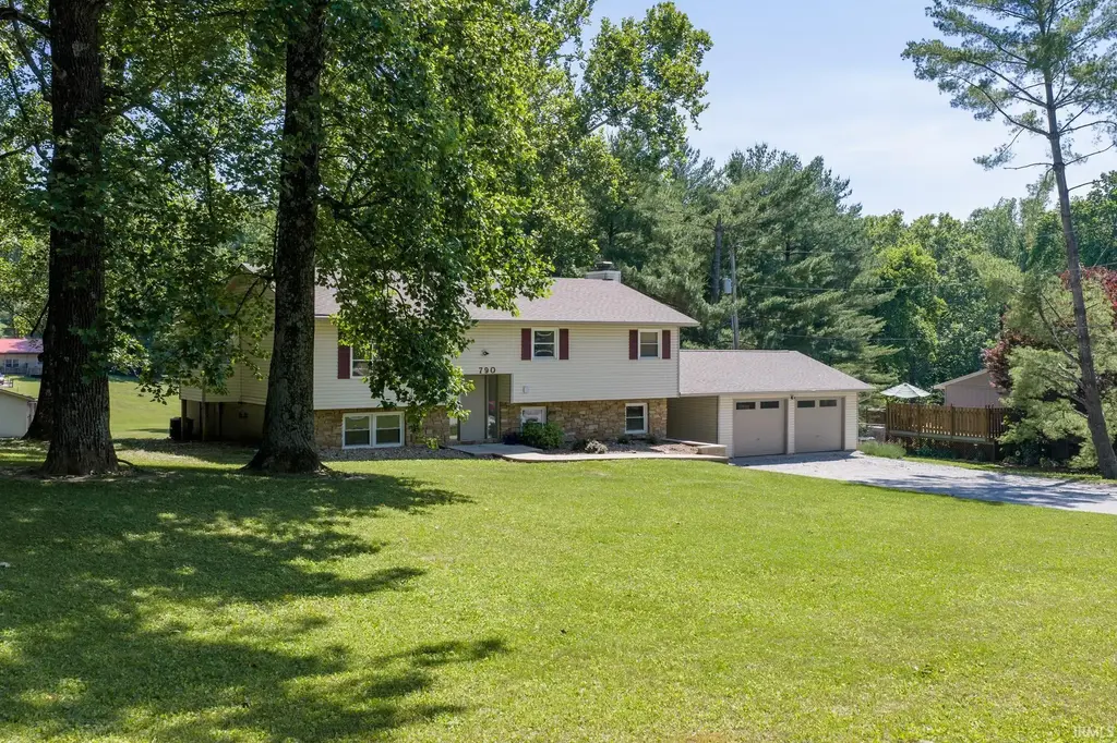 790 E Dillman Road, Bloomington