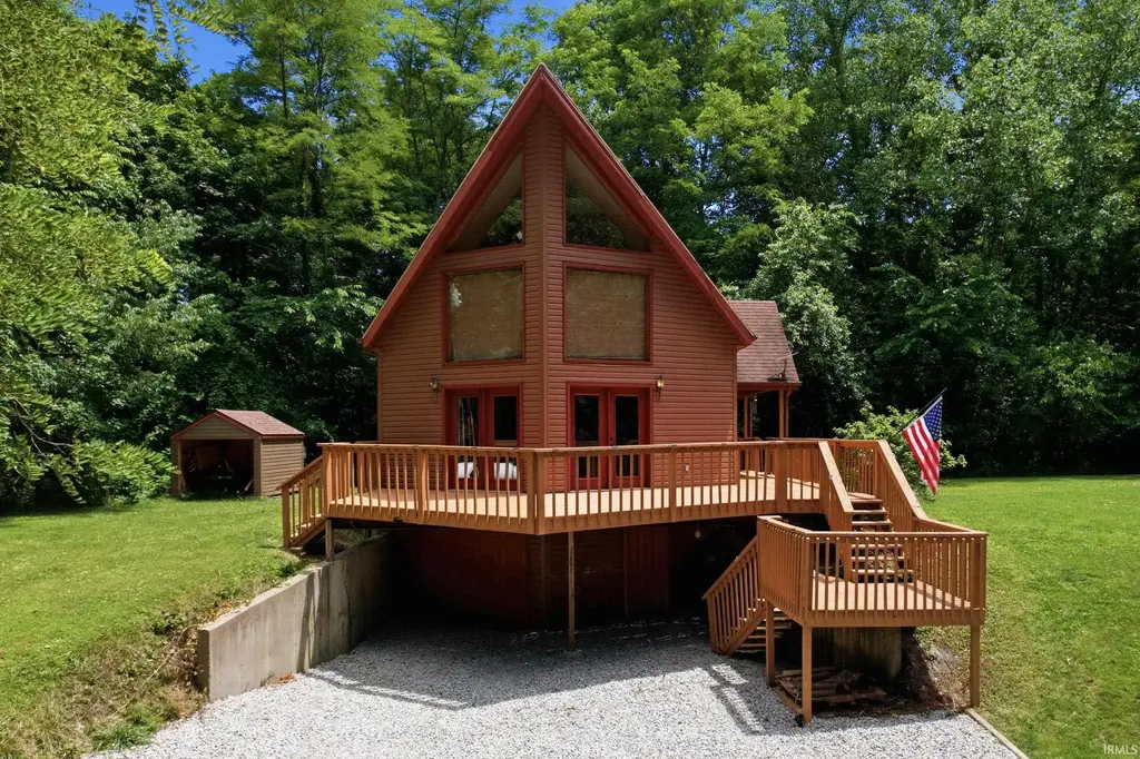 11099 Bushy Road, Metamora