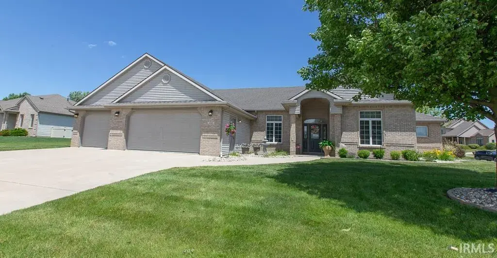 616 N Easton Drive, Angola