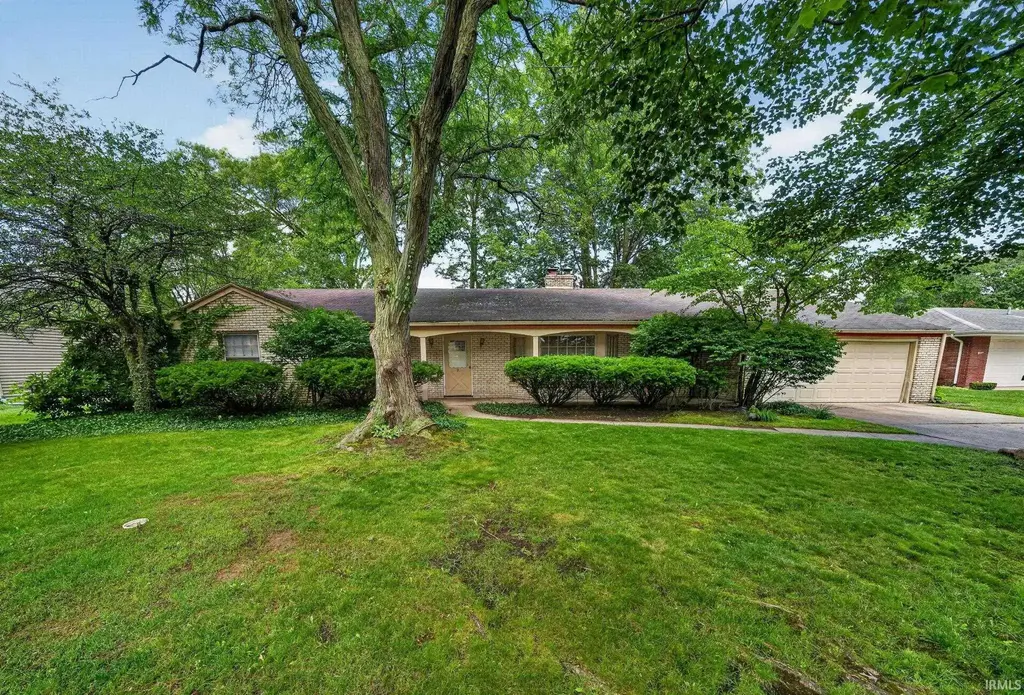 1915 Churchill Drive, South Bend