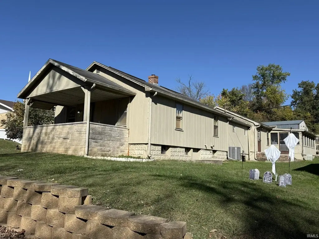1024 W Country Club Drive, Bloomington