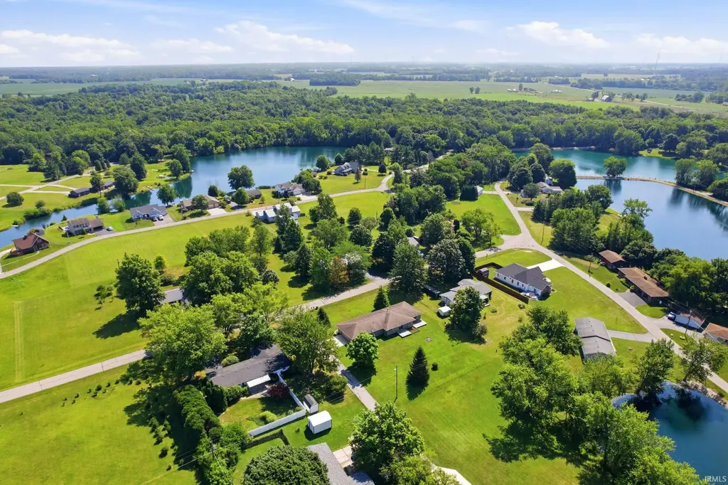 8 Meridian Drive, Hartford City