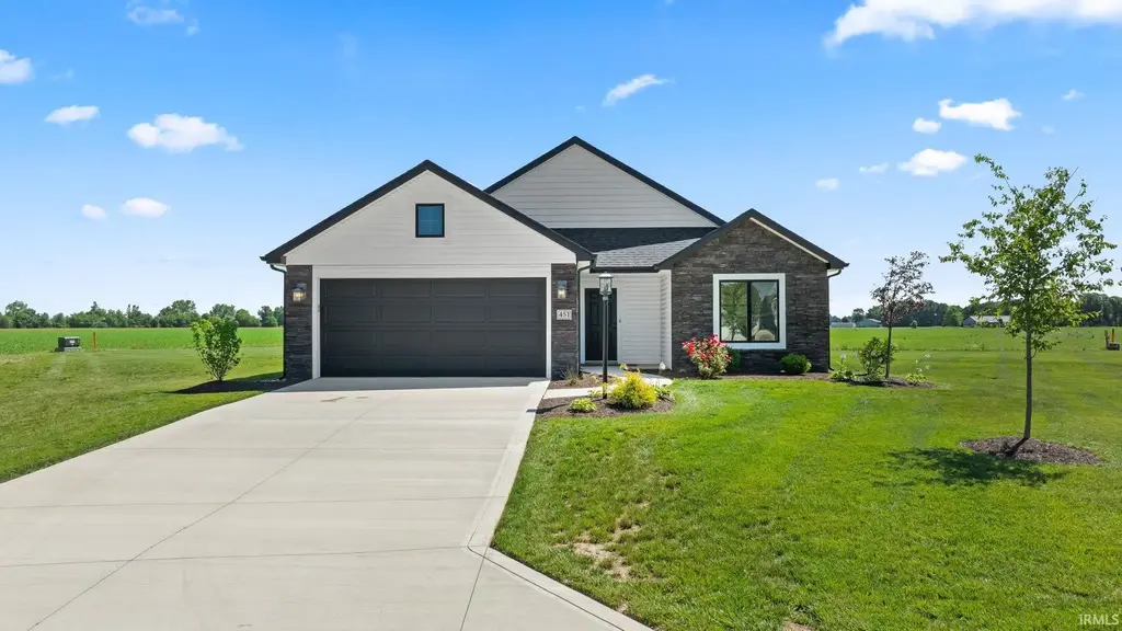 451 Cottonwood Court, Markle