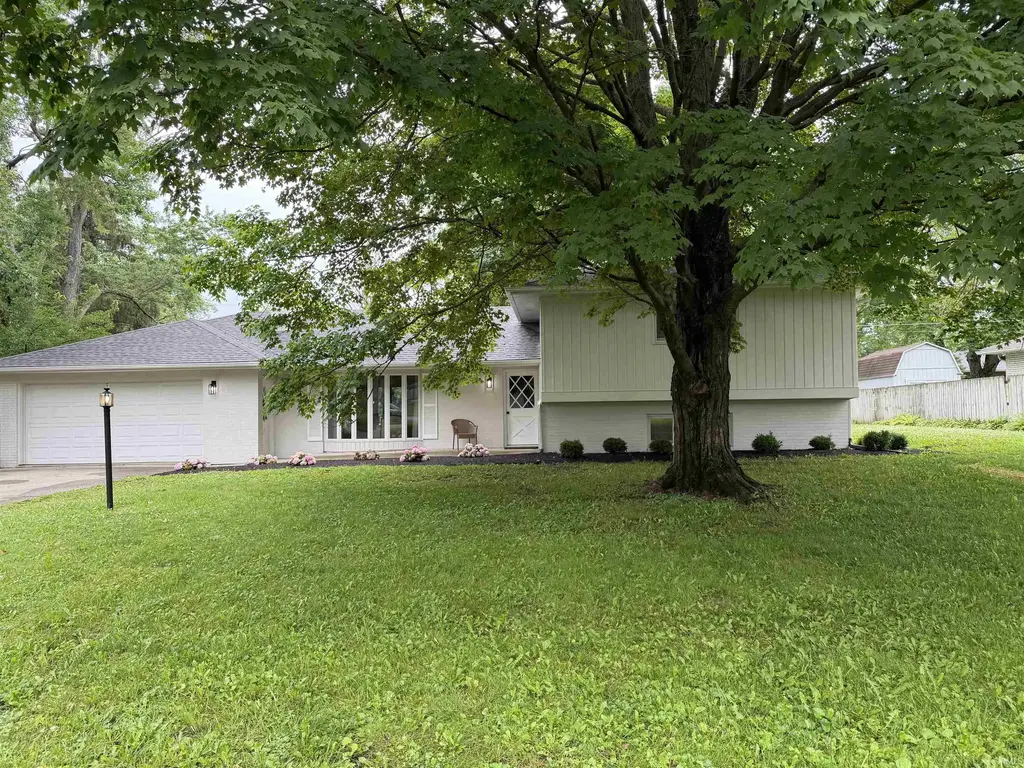 1212 N Bittersweet Lane, Muncie