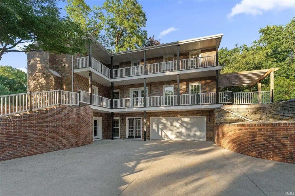 3002 Robinhood Lane, South Bend