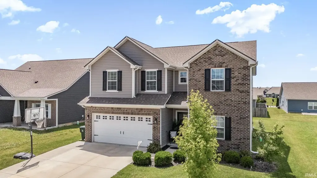 468 Tracewood Bend, Greenfield