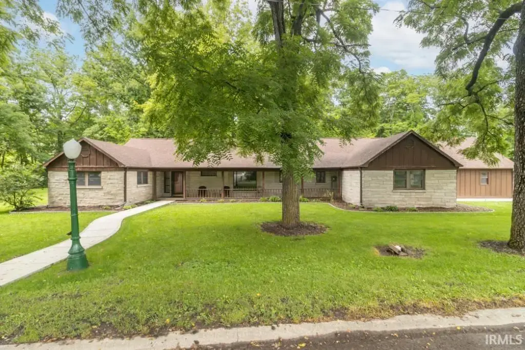 410 Crescent Drive, New Castle