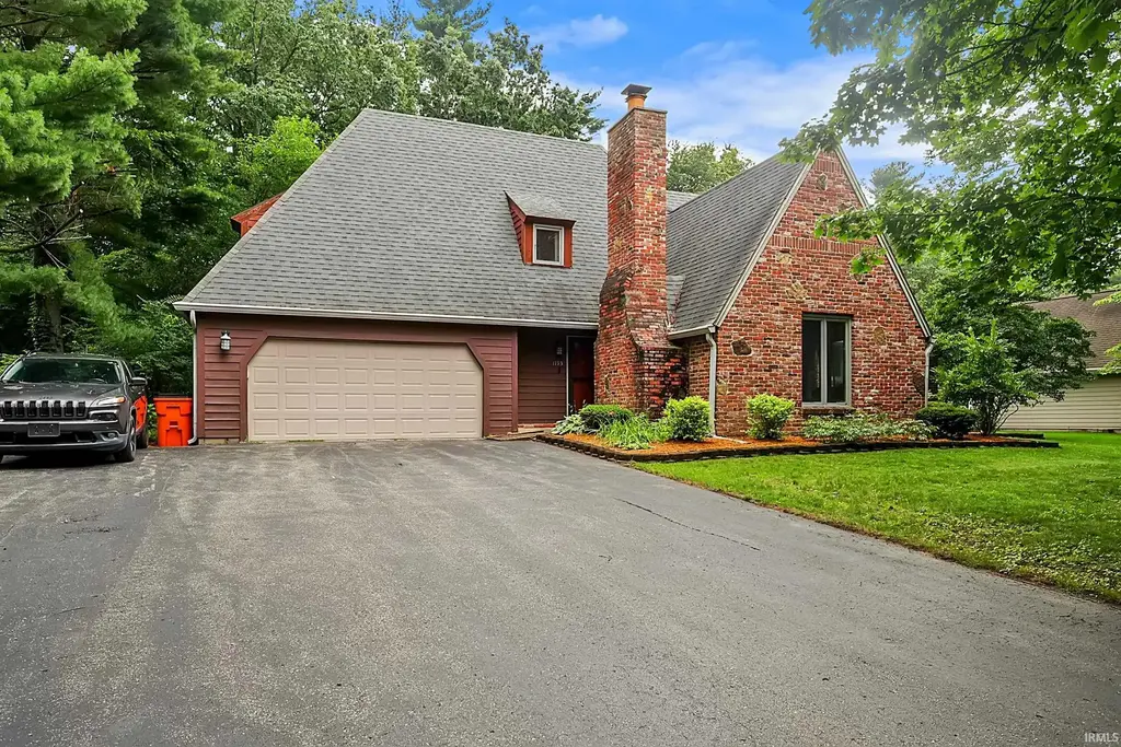 1193 N Saddlebrook Court, Monticello