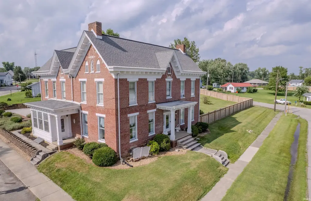 501 E Main Street, Loogootee