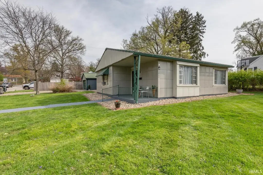 1901 E Maxwell Lane, Bloomington