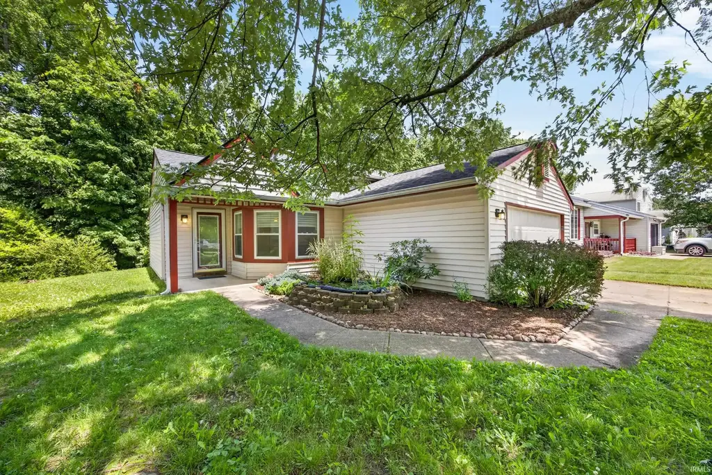 3606 W Woodhaven Drive, Bloomington