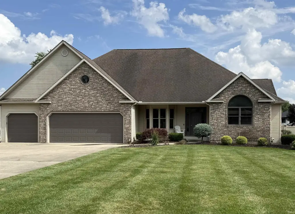 23042 Greenleaf Boulevard, Elkhart