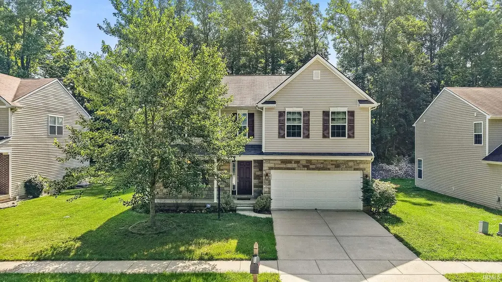 3433 S Glasgow Circle, Bloomington
