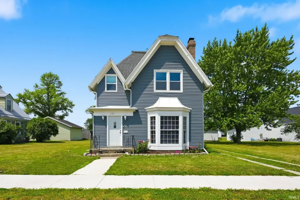 206 N Broadway Street, Butler