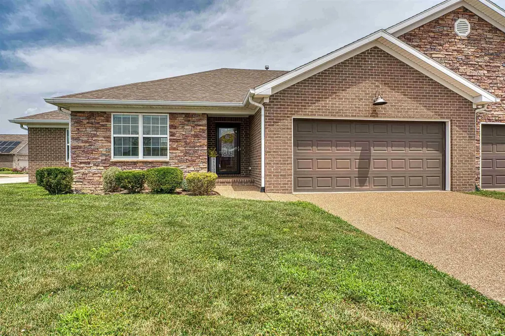 9940 Arbor Lake Drive, Newburgh