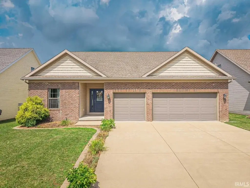 3661 Arbor Pointe Drive, Newburgh