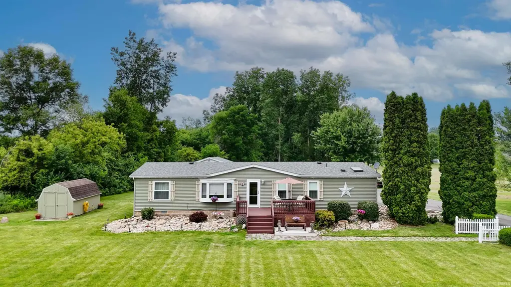 5195 N Old State Rd 102, Columbia City