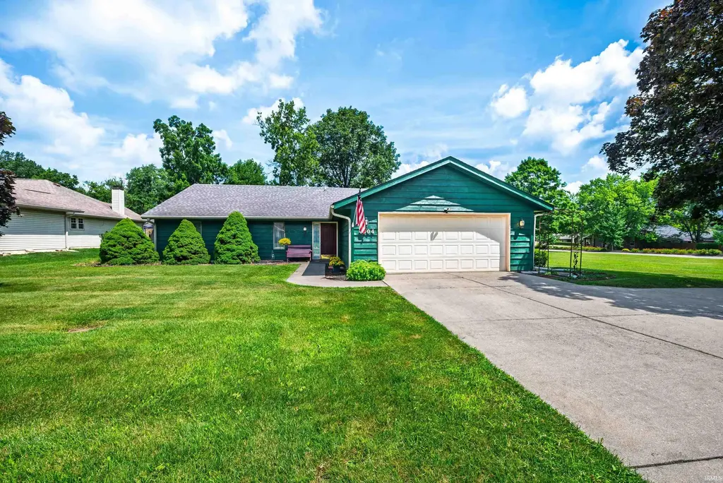 4304 W Petty Road, Muncie