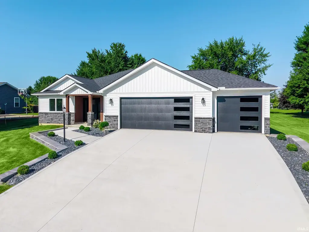 4085 E Oldfield Drive, Leesburg