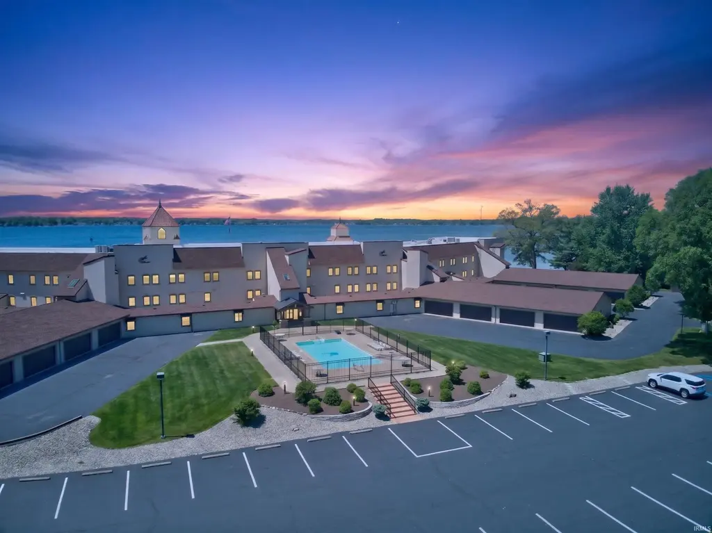 12275 N Ogden Point Road 306, Syracuse