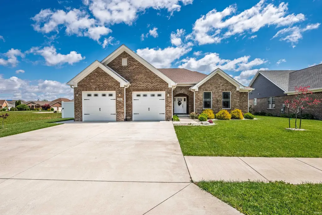 1200 N Wild Pine Drive, Yorktown