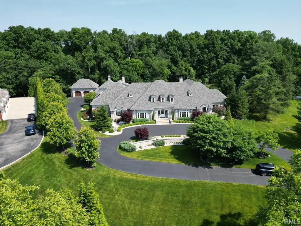 3593 E Saddlebrook Lane, Bloomington