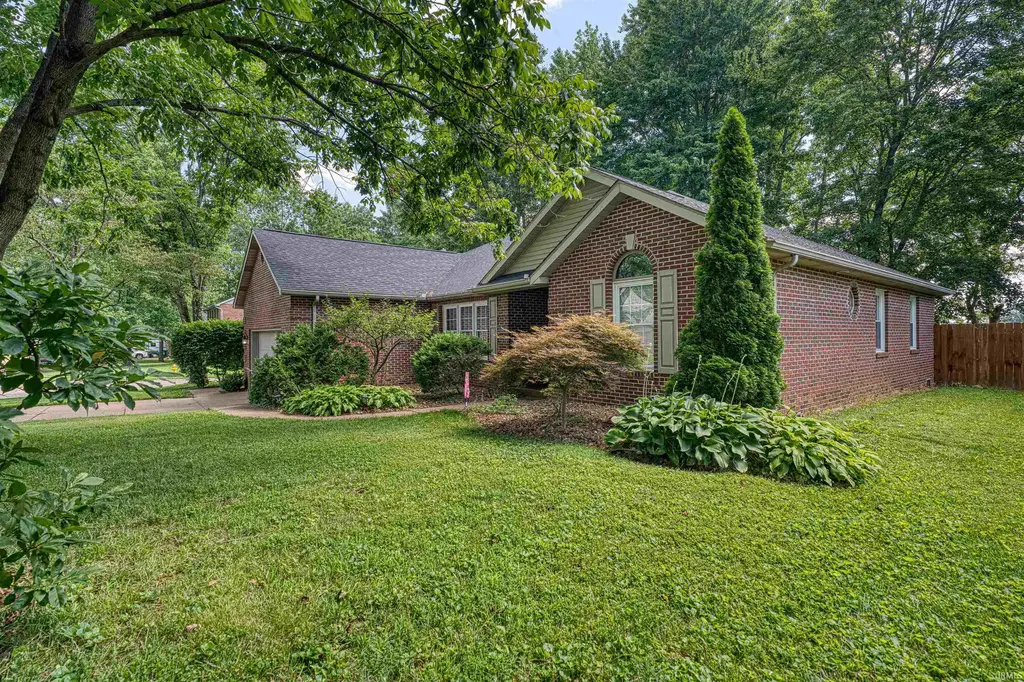 4422 Summercreek Lane, Newburgh