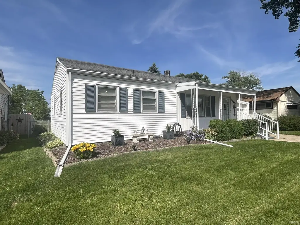 1025 Rosewood Drive, Peru