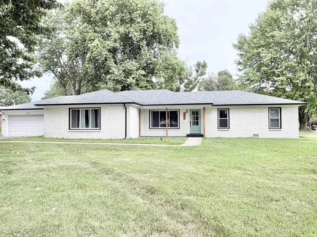 800 Upland Drive, Logansport