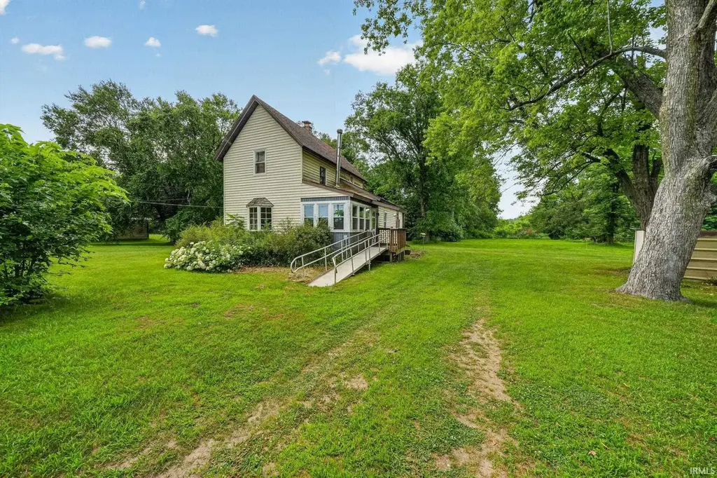 58455 Crumstown Highway, South Bend