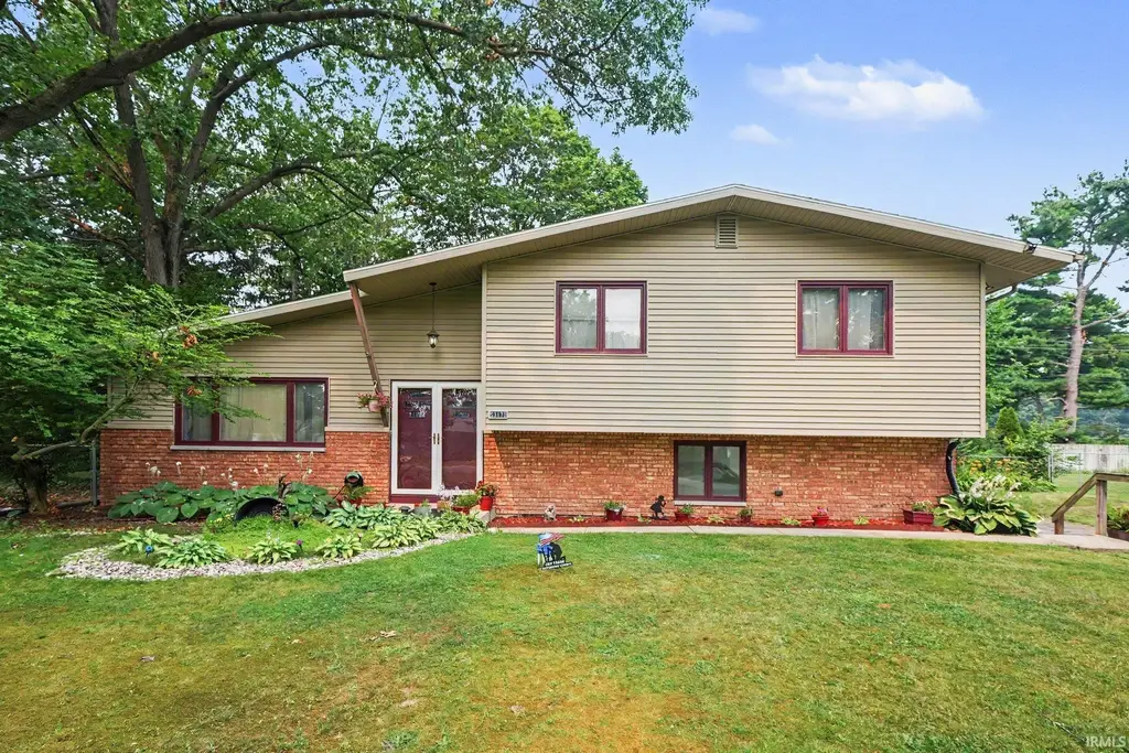 53175 Osage Drive, South Bend
