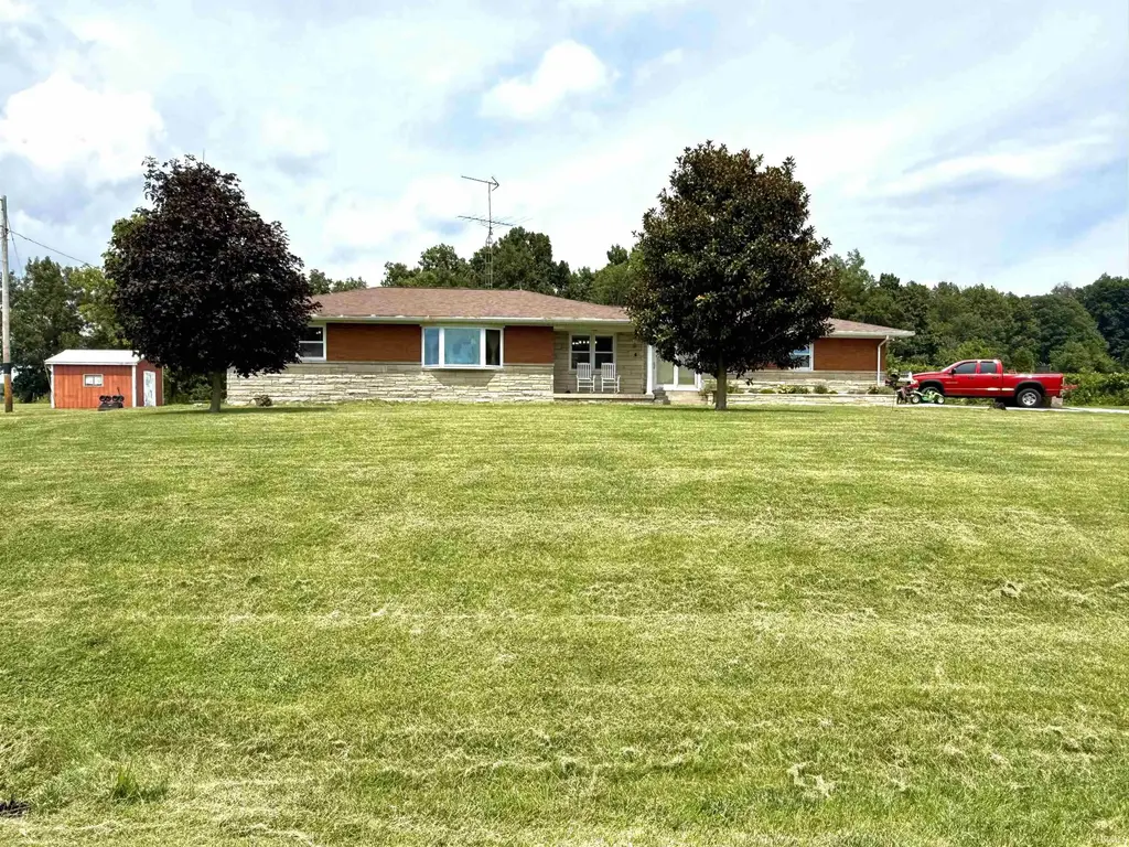 8842 S 450 E Road, Ferdinand
