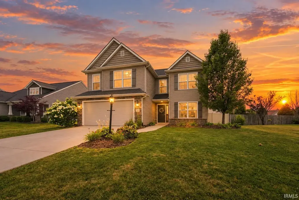 8211 Queenboro Court, Fort Wayne