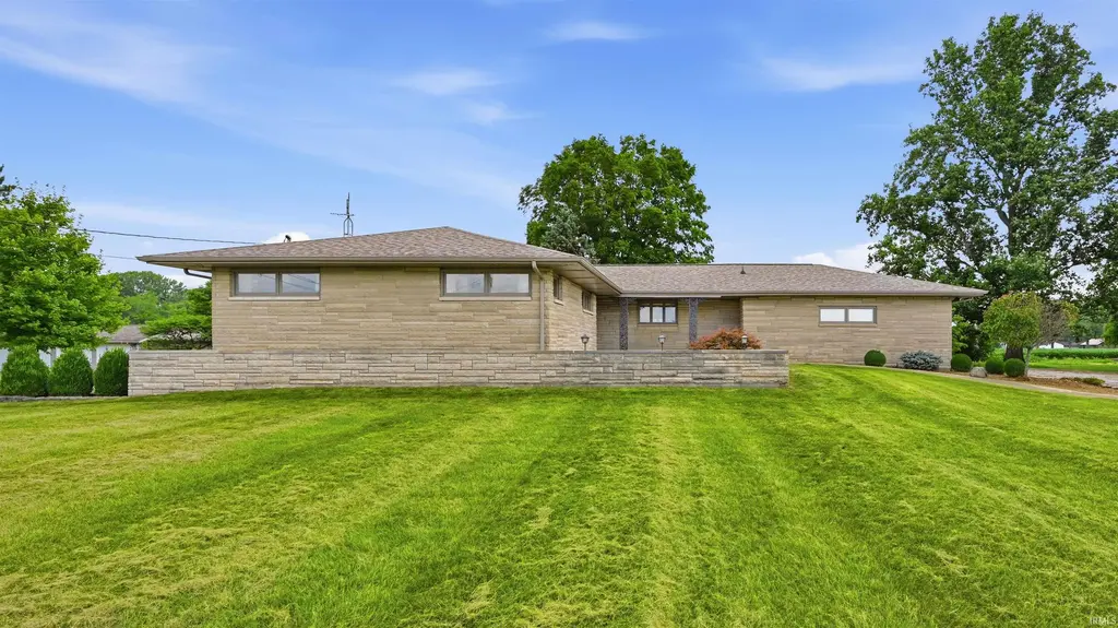 8700 W 600 S, Daleville