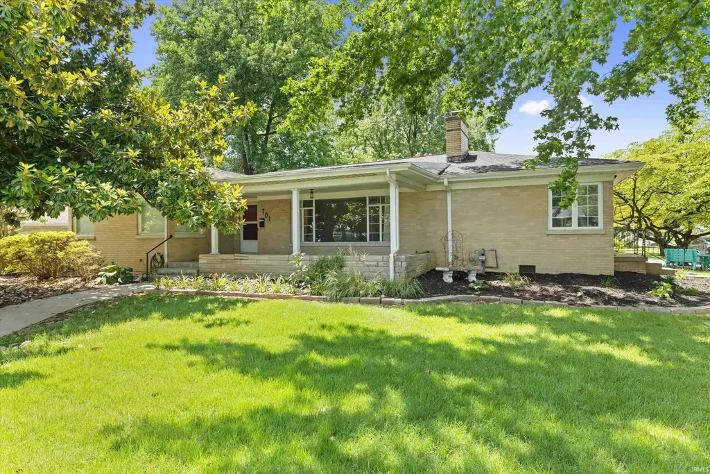 701 S Boeke Road, Evansville