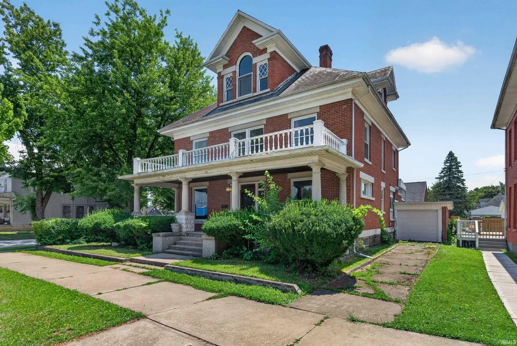 351 W Main Street, Peru
