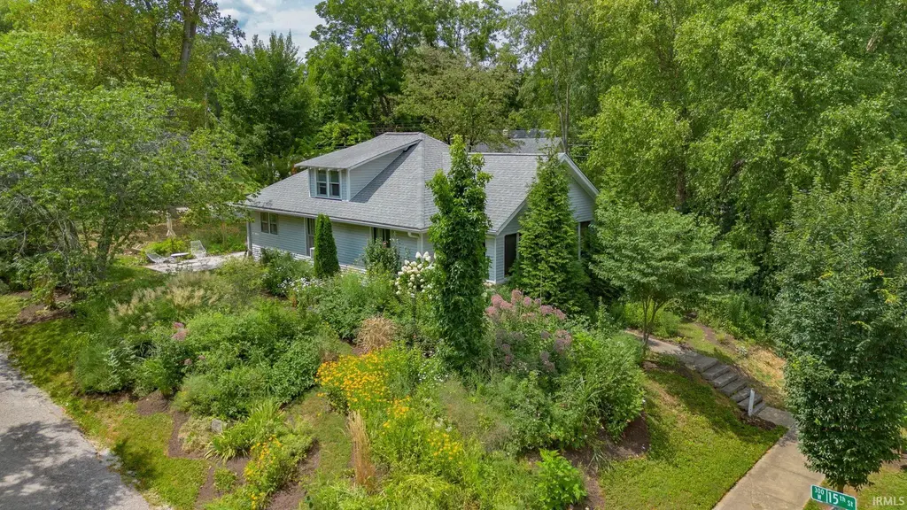 1101 N Woodburn Avenue, Bloomington