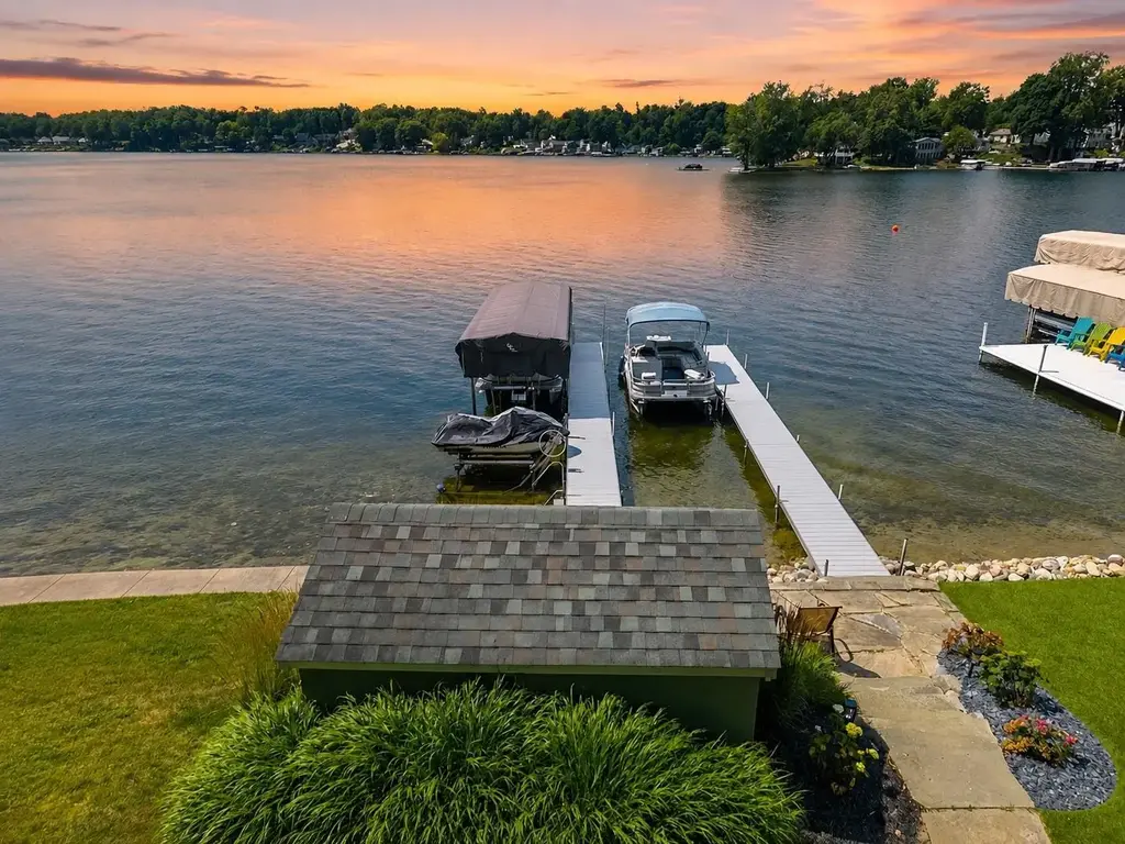 5698 S 980 E, Wolcottville