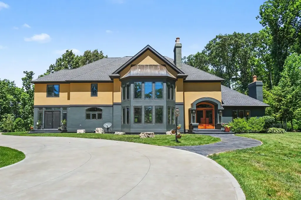20380 County Road 14, Bristol