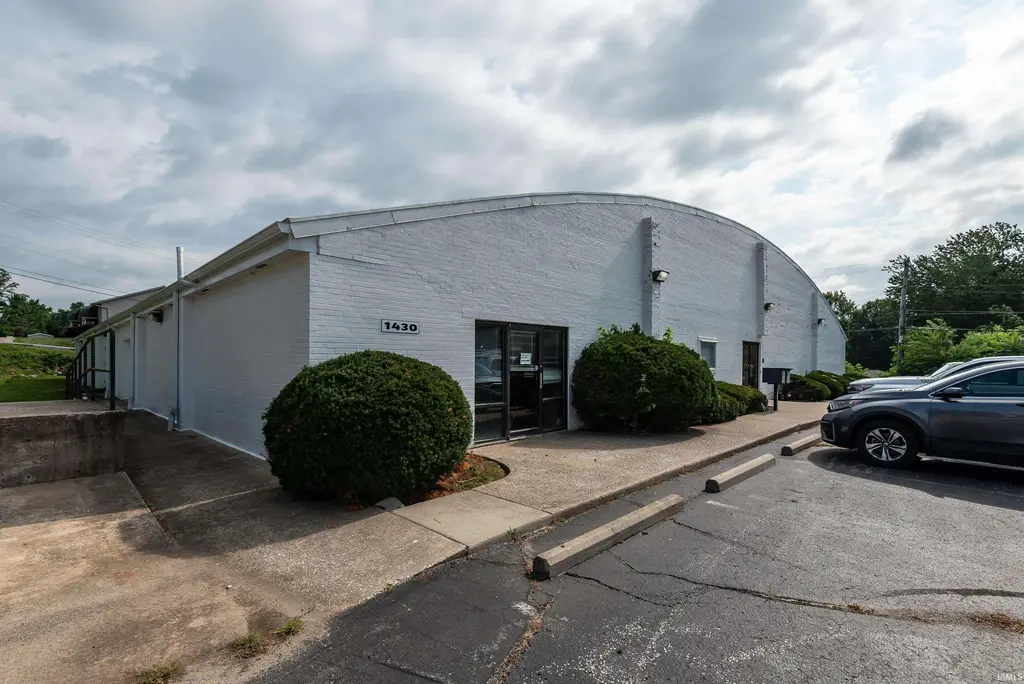 1430 N Willis Drive, Bloomington