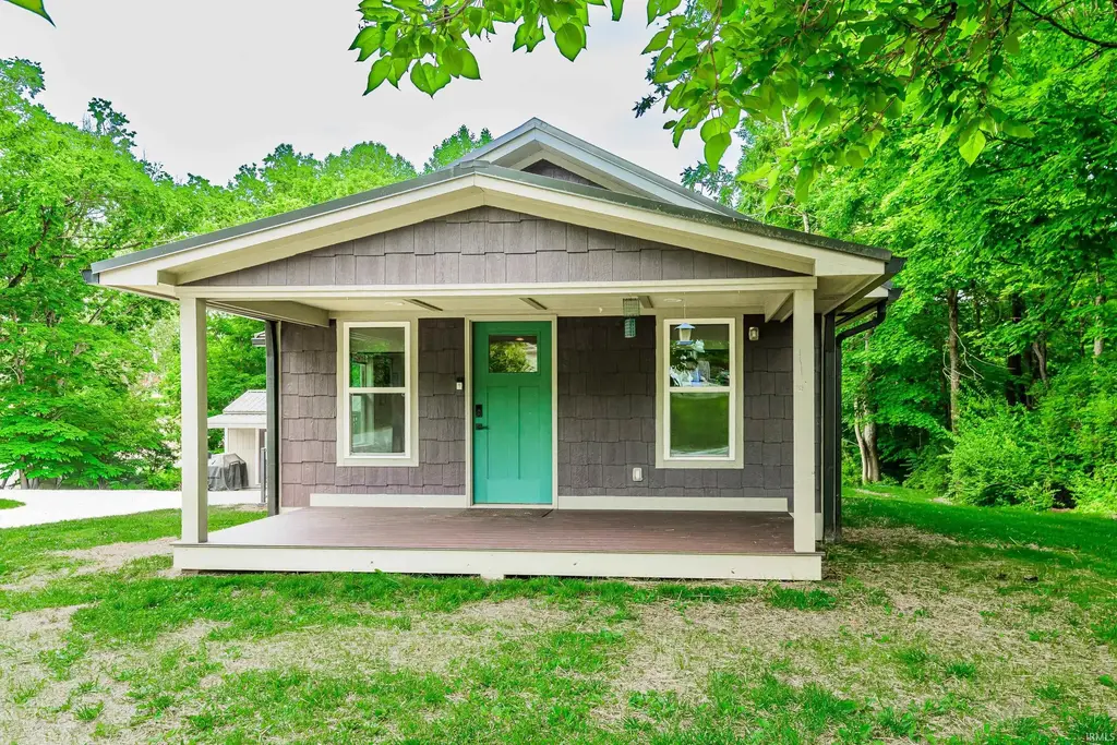 2415 W Fountain Drive, Bloomington