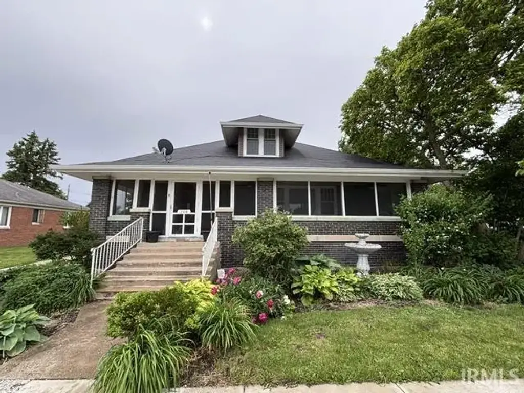 208 N Washington Avenue, Fowler