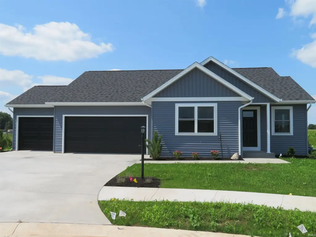 18527 Nankeen Court, New Paris