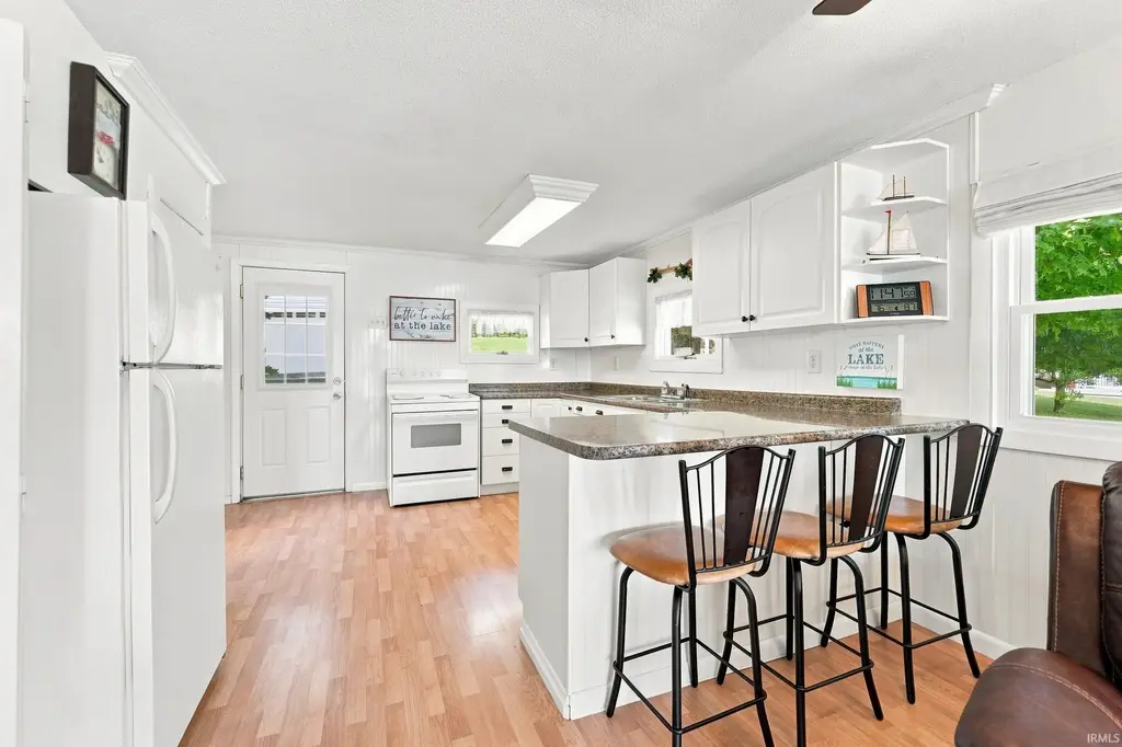 6145 S 970 E, Wolcottville