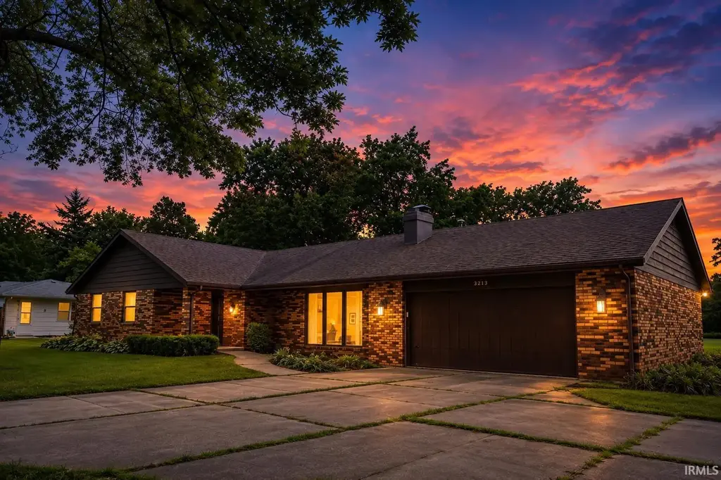 3213 W Twickingham Drive, Muncie