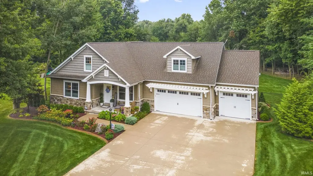 13889 Adirondack Court, Middlebury