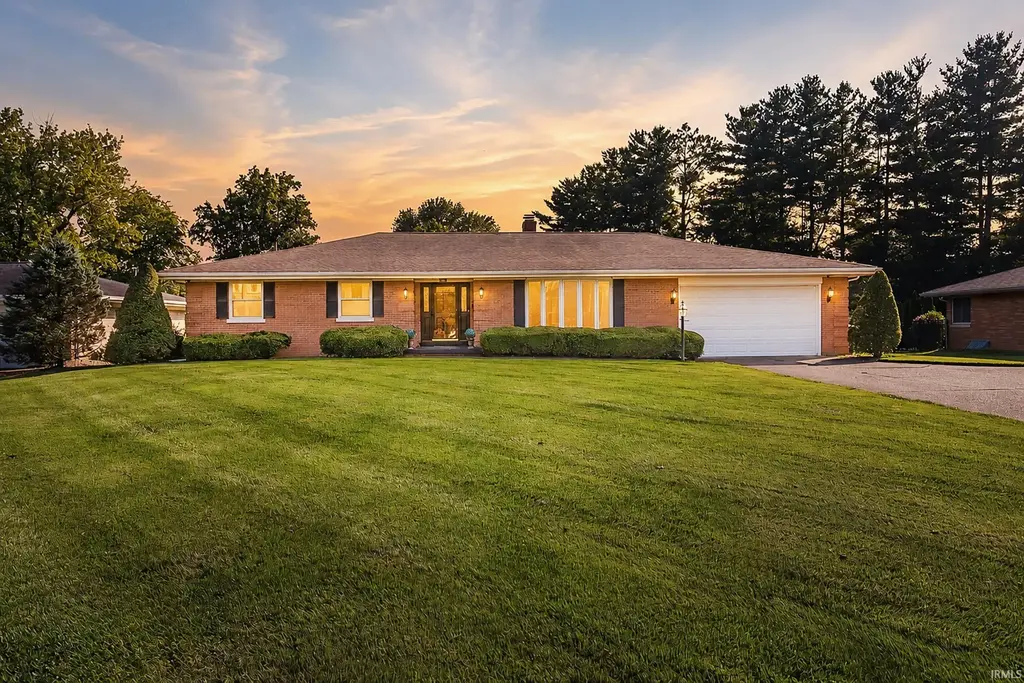 6841 Newburgh Road, Evansville