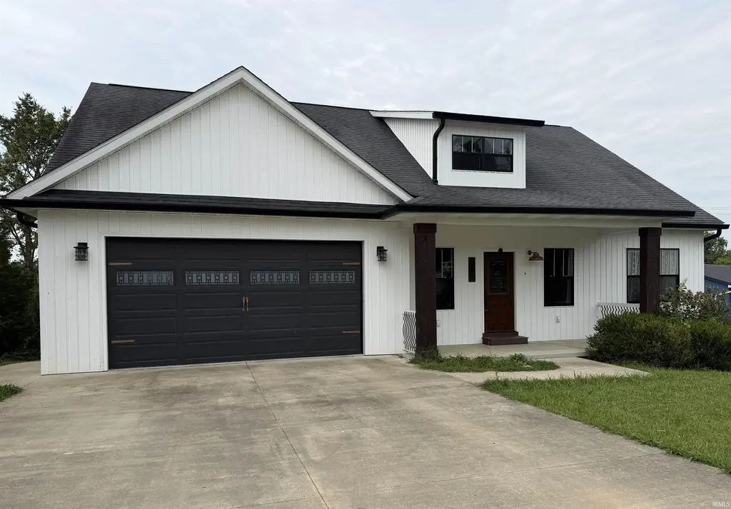 605 W 10th Street, Oolitic