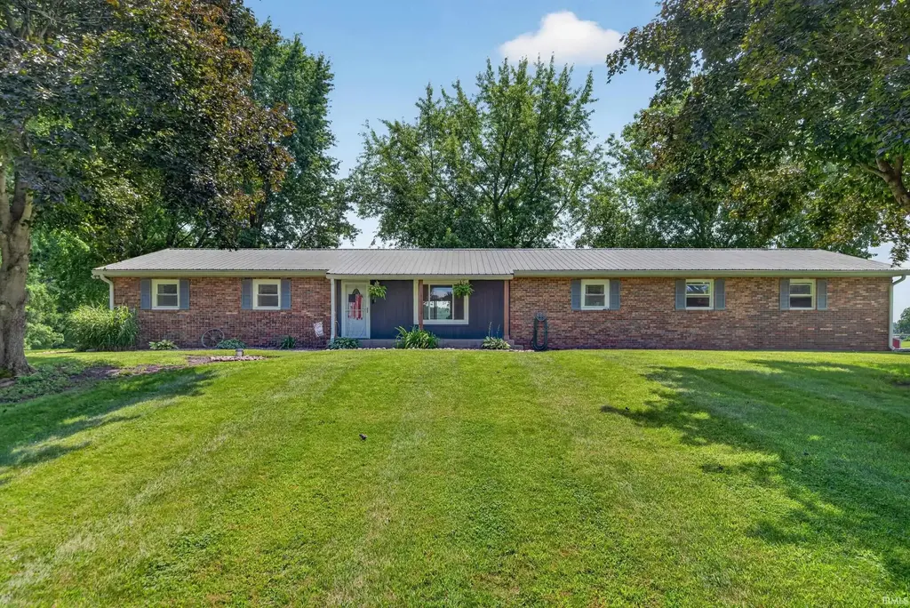 6726 E Cr 150 North, Logansport