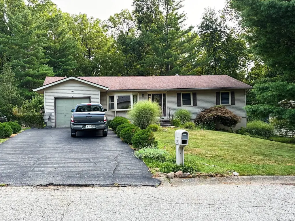 1517 E Elliston Drive, Bloomington
